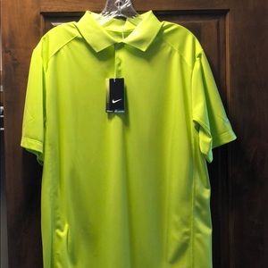 NWT NIKE Men’s Golf Shirt - M